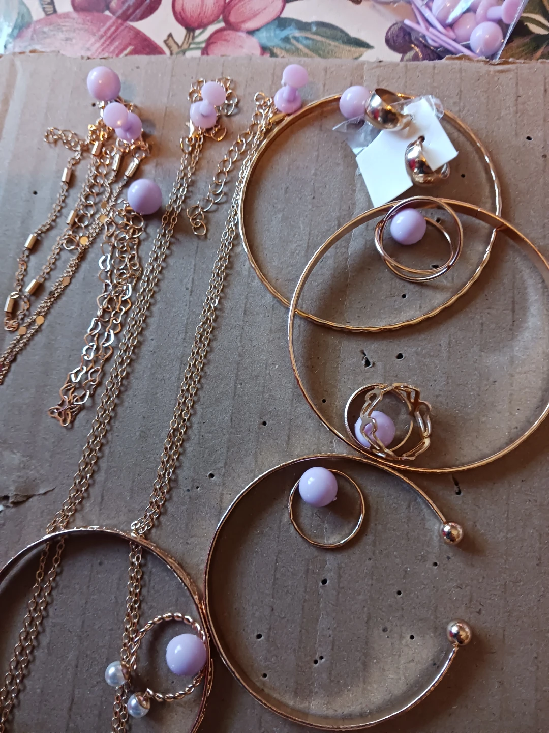 Gold-tone jewellery set with necklaces, earrings, and bracelets - photo 2