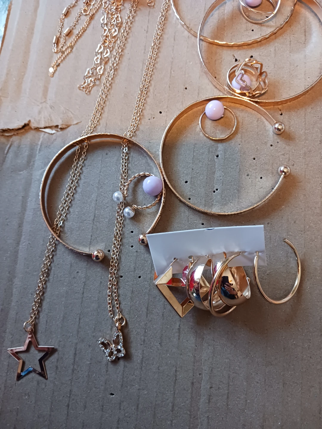 Gold-tone jewellery set with necklaces, earrings, and bracelets - photo 4