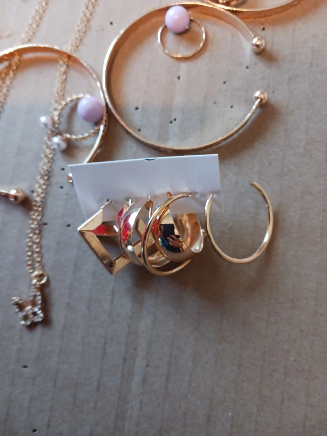 Gold-tone jewellery set with necklaces, earrings, and bracelets - photo 5