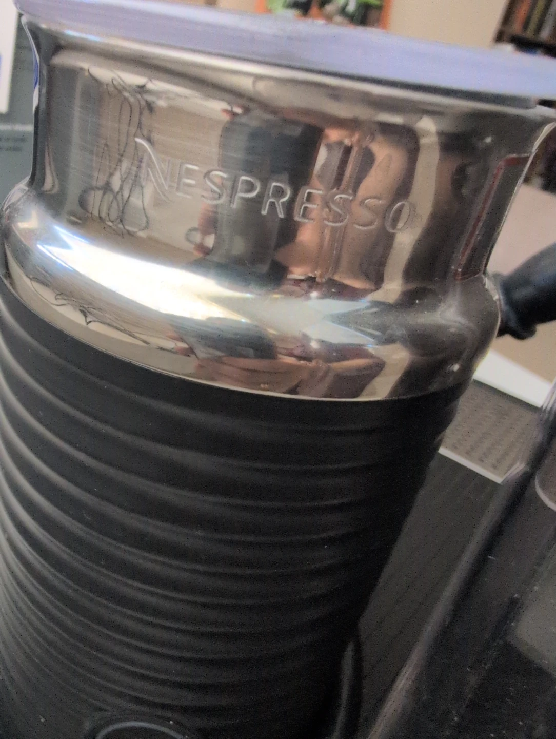 Nespresso Coffee Machine with Milk Frother - photo 2