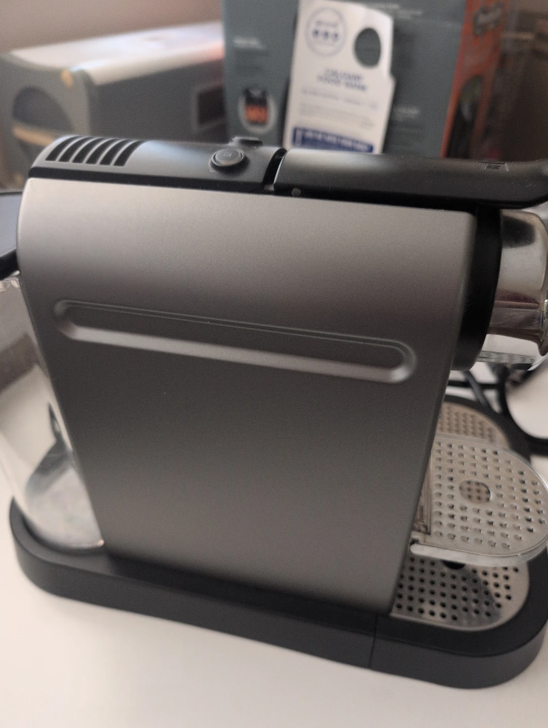 Nespresso Coffee Machine with Milk Frother - photo 3