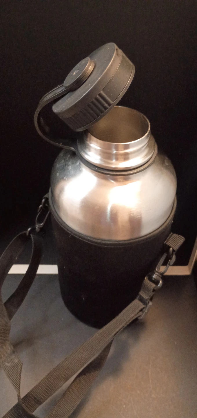 Stainless Steel Water Bottle with Carrying Sleeve - photo 3