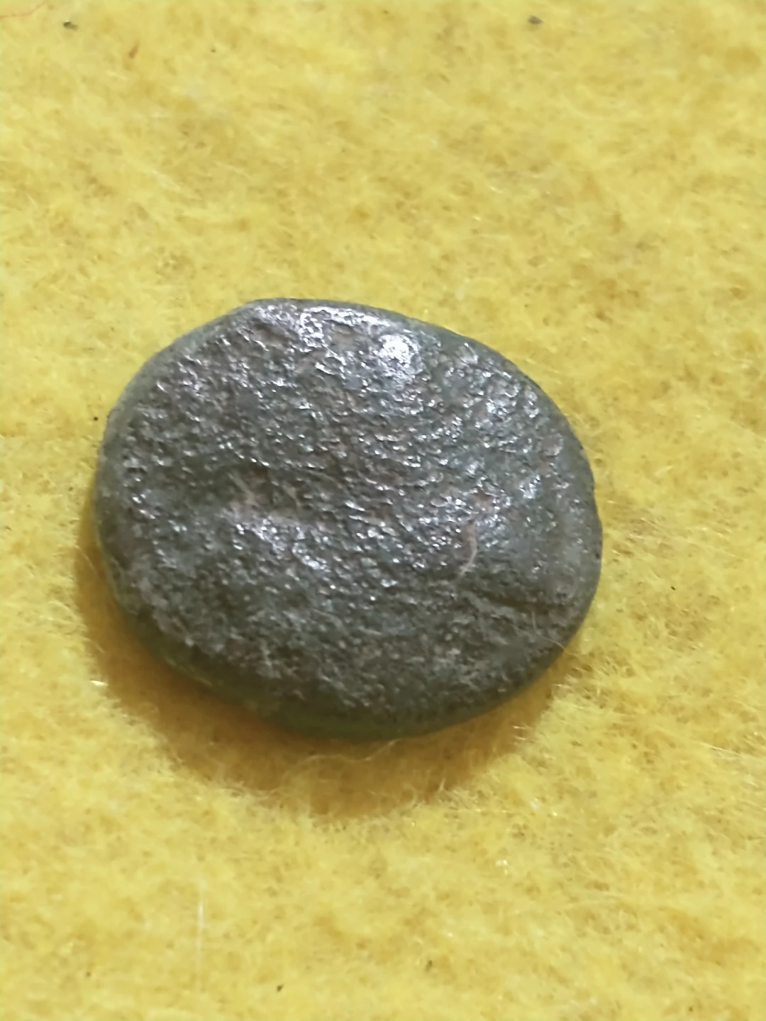 Unattributed ancient BC Greek coin - photo 3