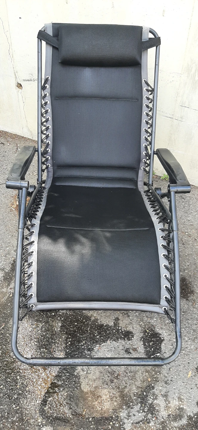 Pair Of Black Premium Zero Gravity Chairs - photo 2