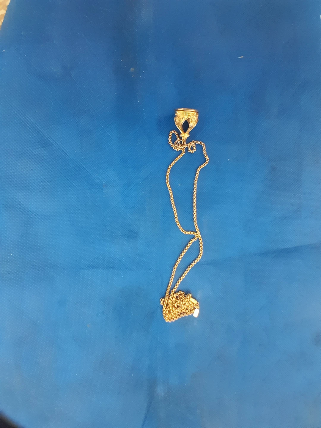 Gold tone Crown Pendant Necklace - photo 3
