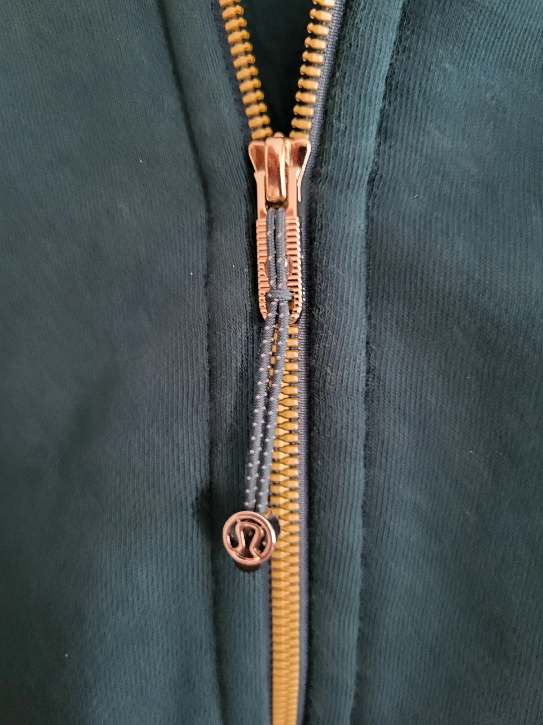 Lululemon Scuba Full-Zip Cropped Hoodie - Size 4 - photo 3