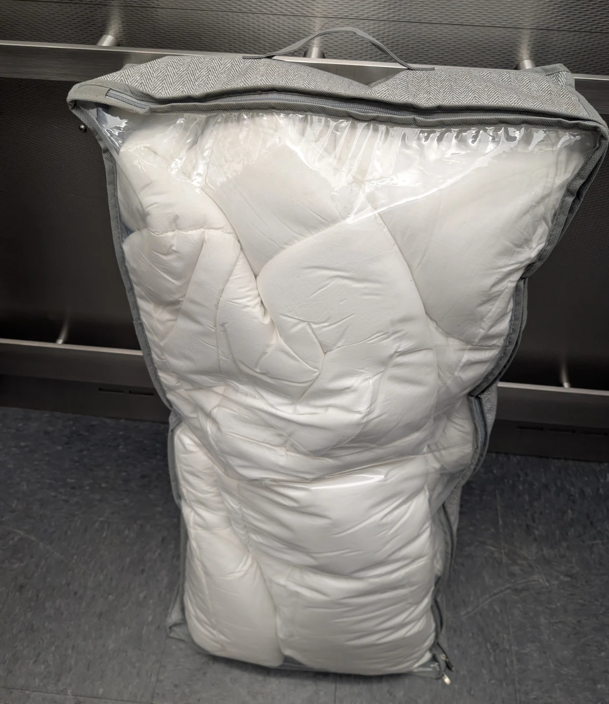 Chokit Queen Comforter - White