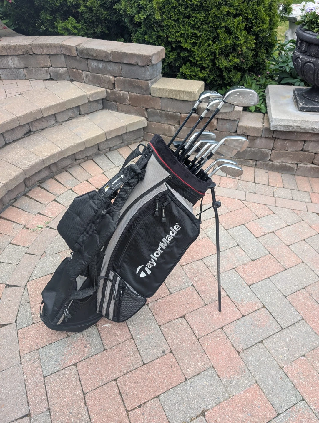 Men's Mizuno golf clubs irons and Taylormade driver-Right handed