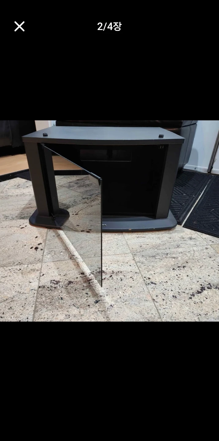 LG 32LC2R LCD TV and Sony Stand - photo 3