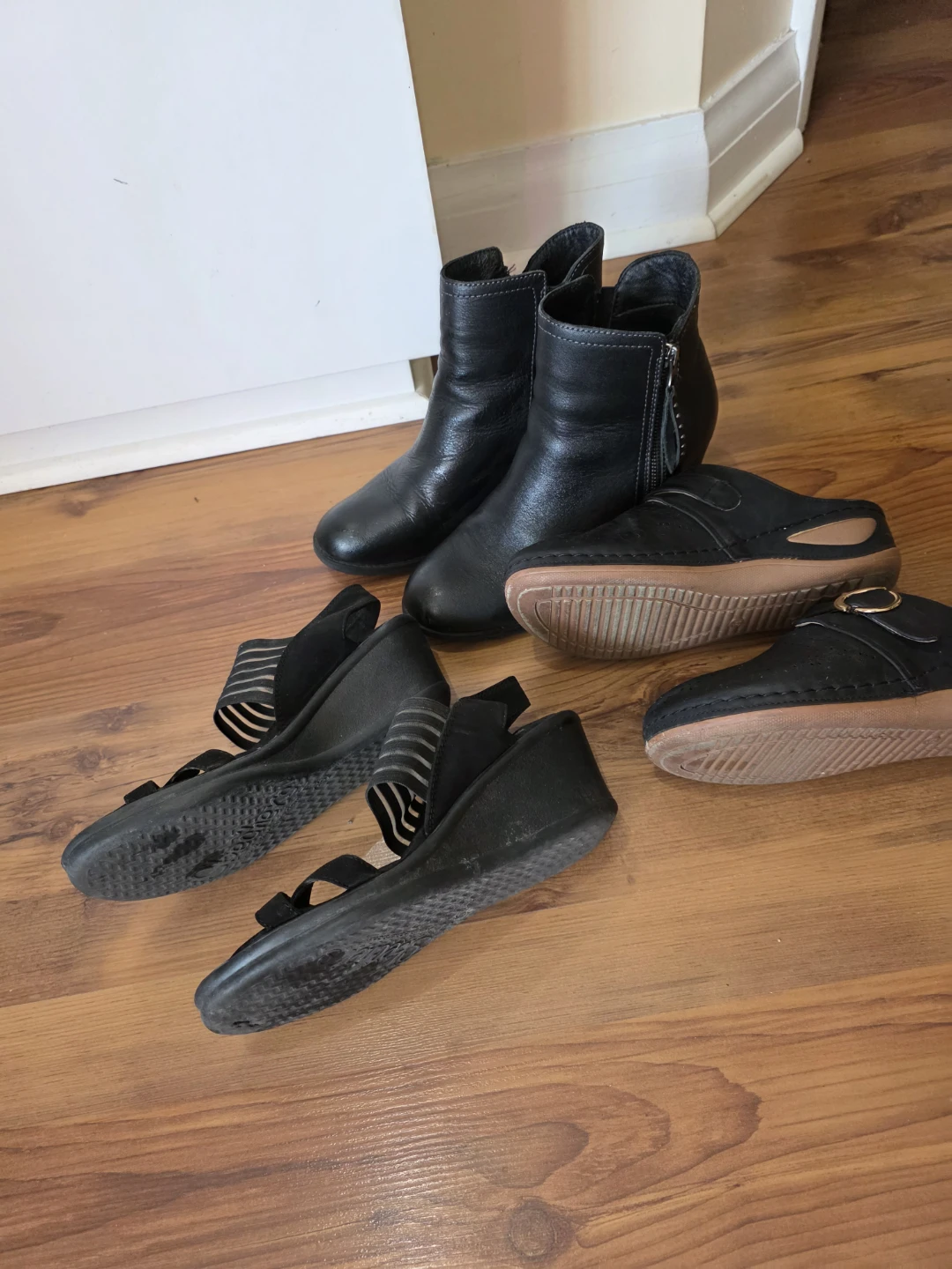 Lot of Women's Black Shoes (Boots, Sandals, Mules) - photo 3