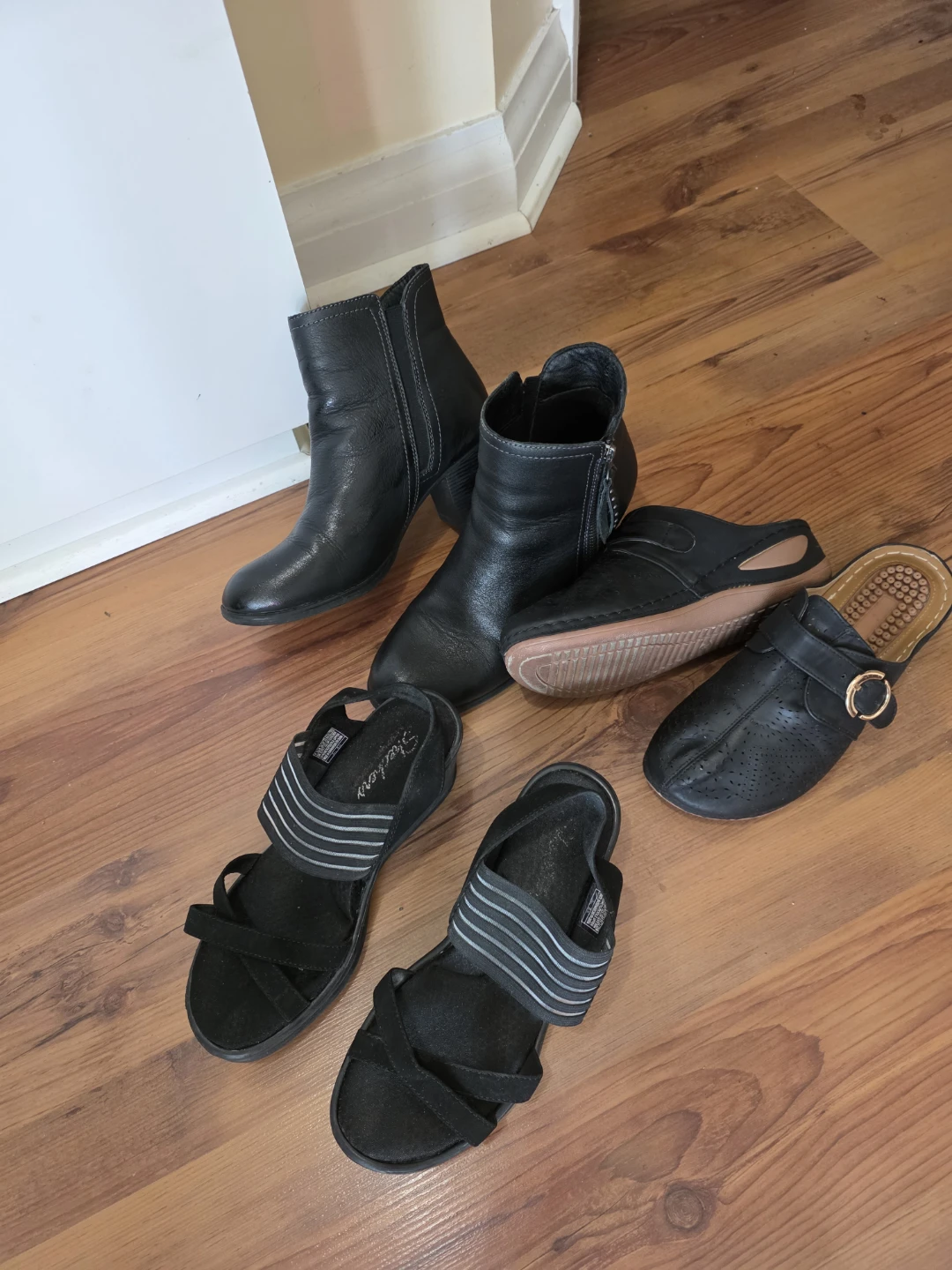 Lot of Women's Black Shoes (Boots, Sandals, Mules) - photo 4