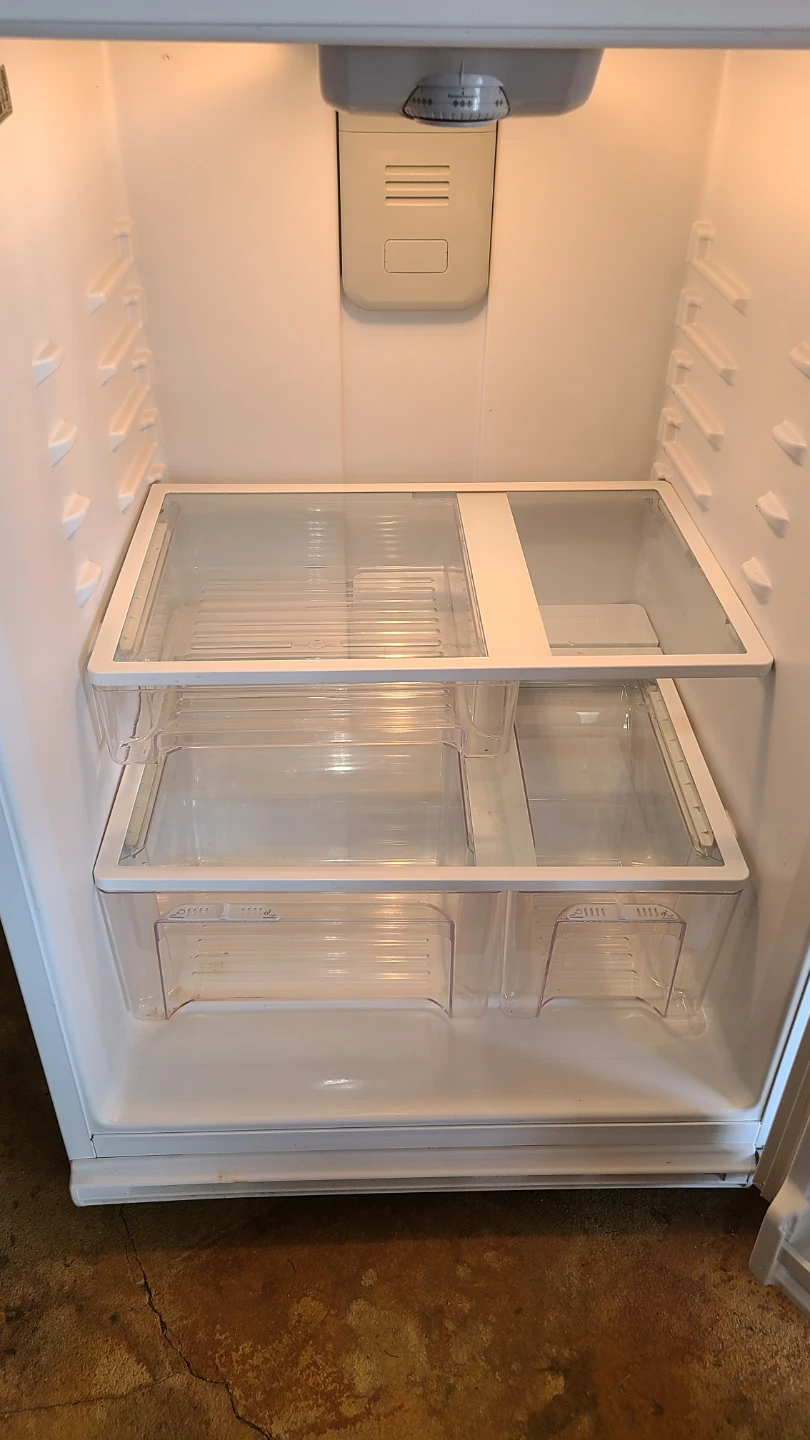 Whirlpool Refrigerator - photo 5