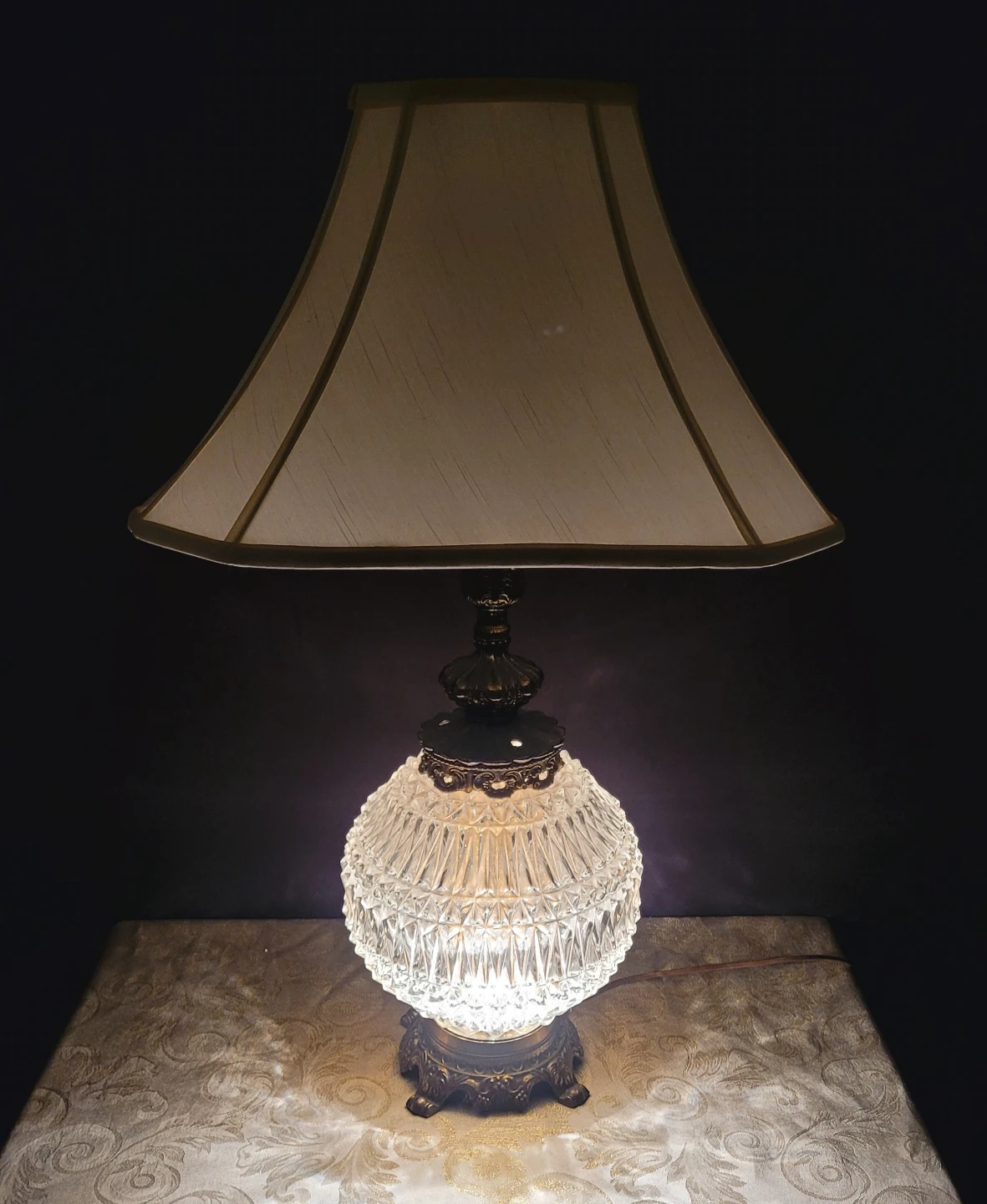Hollywood Regency Crystal Table Lamp - photo 3
