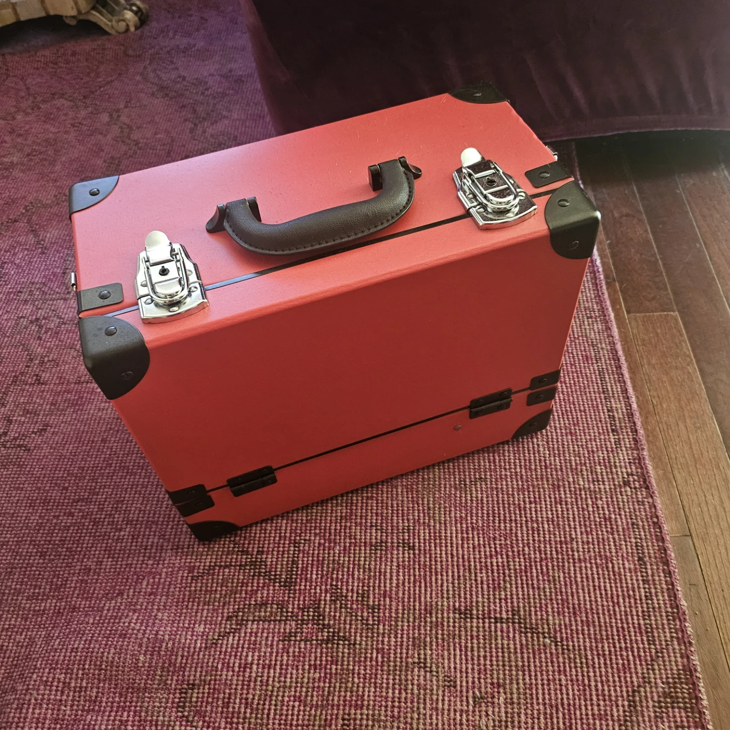 Red train case/makeup organizer