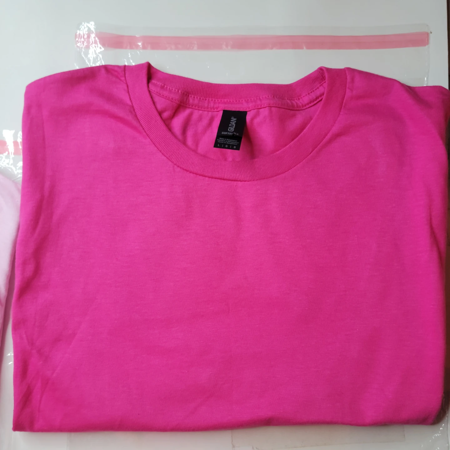Gildan Softstyle T-Shirt - Pink - Large⚽️ - photo 4