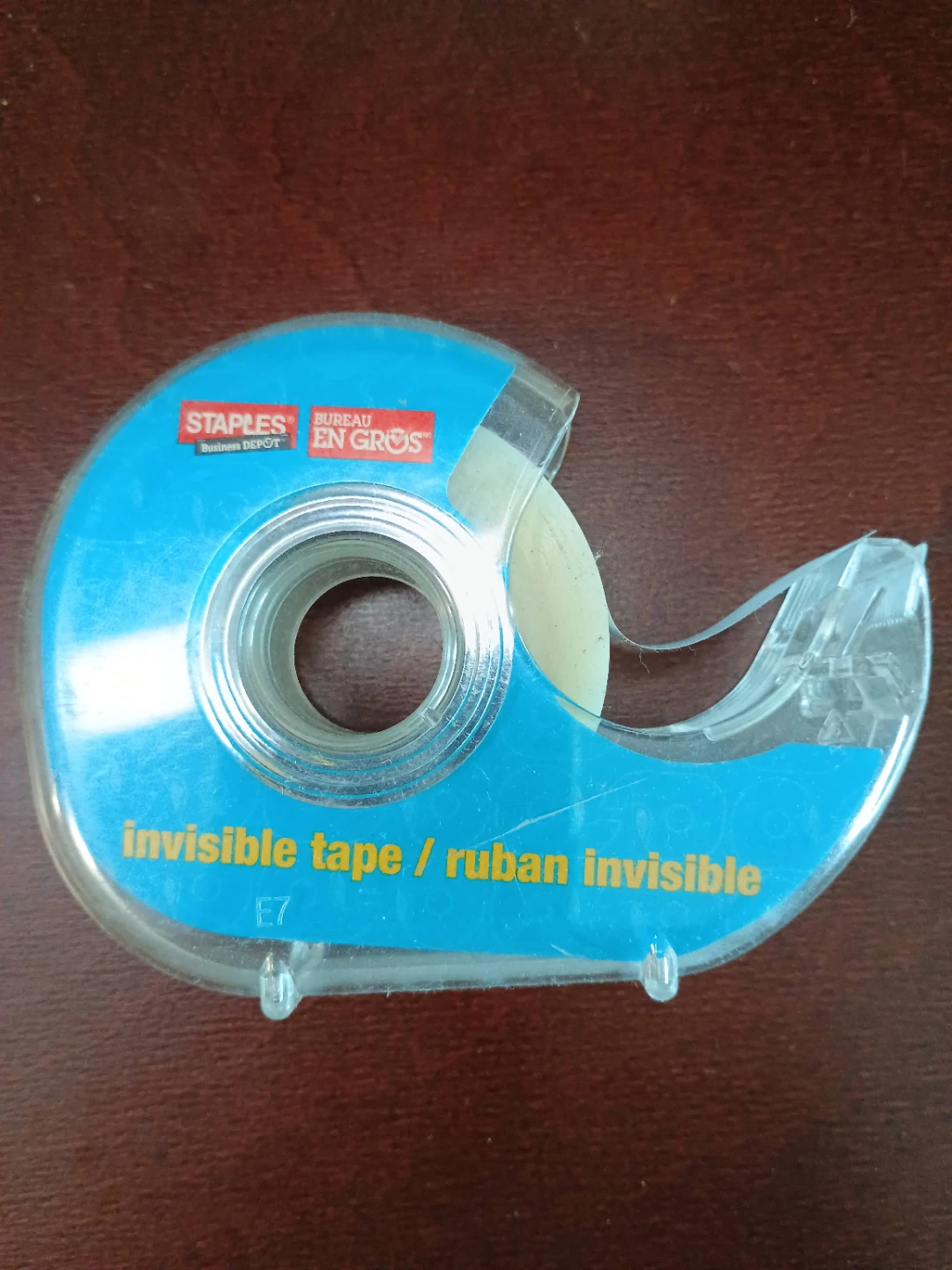 ⚽  Staples Invisible Tape Dispenser