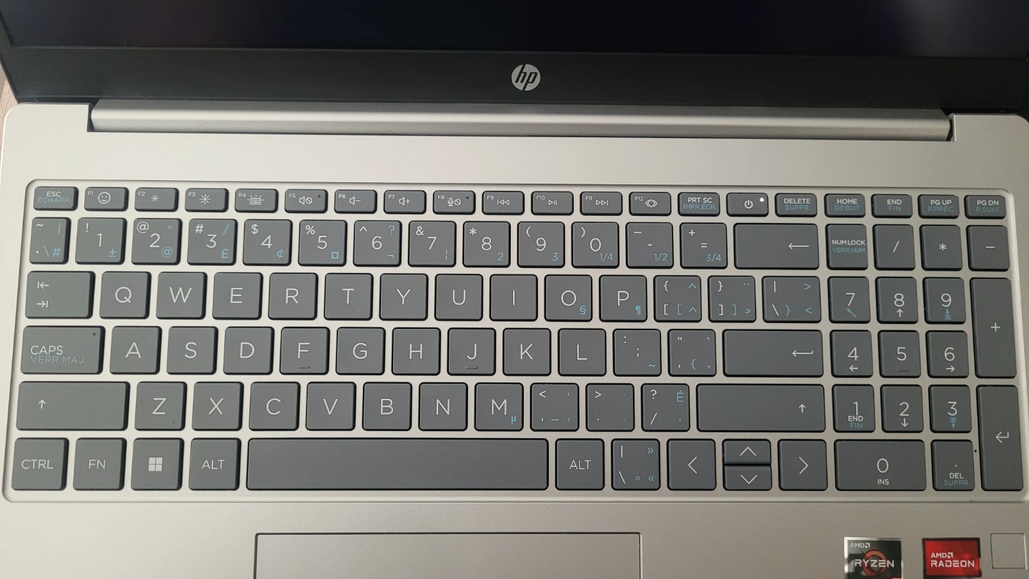 HP 15.6” Laptop AMD Ryzen 3/Radeon Graphics Near Mint + Charger - photo 2
