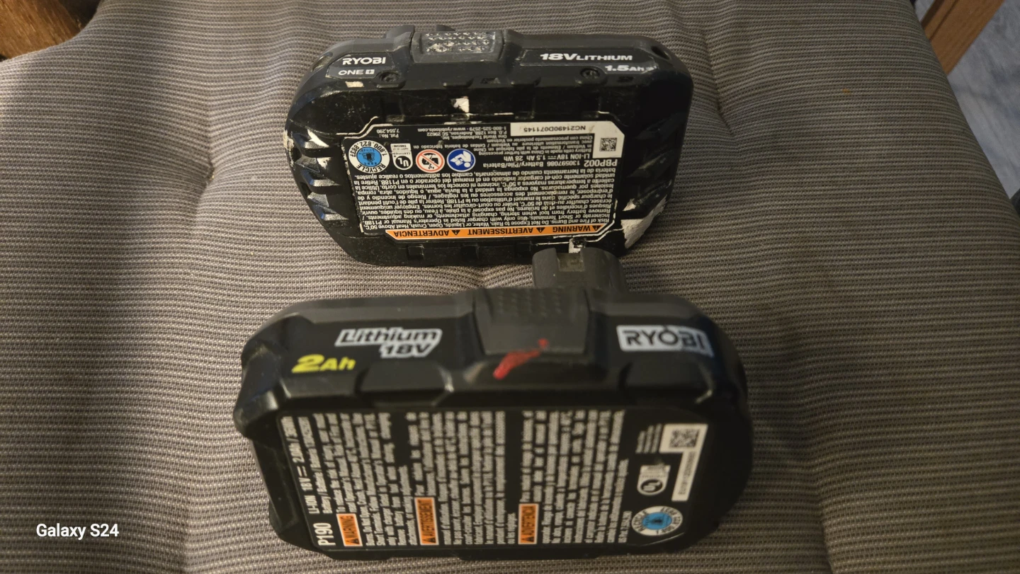 2 Ryobi 18V ONE+ Lithium-Ion Batteries (2.0Ah & 1.5Ah) - photo 2