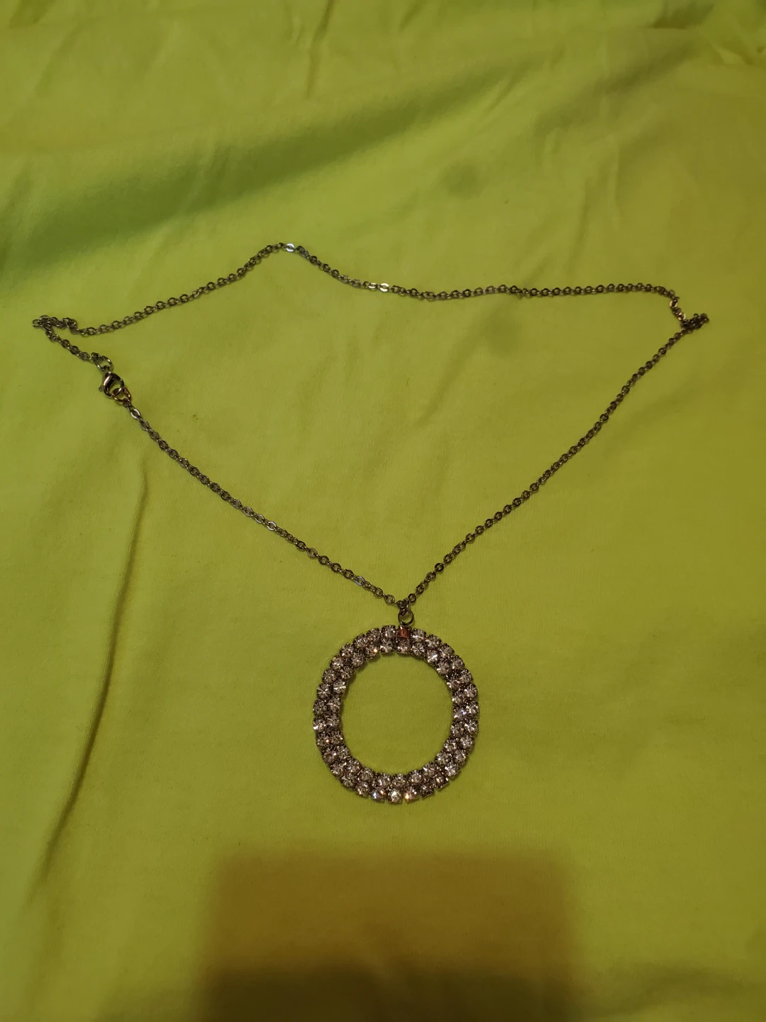 Sparkly Circle Pendant Necklace