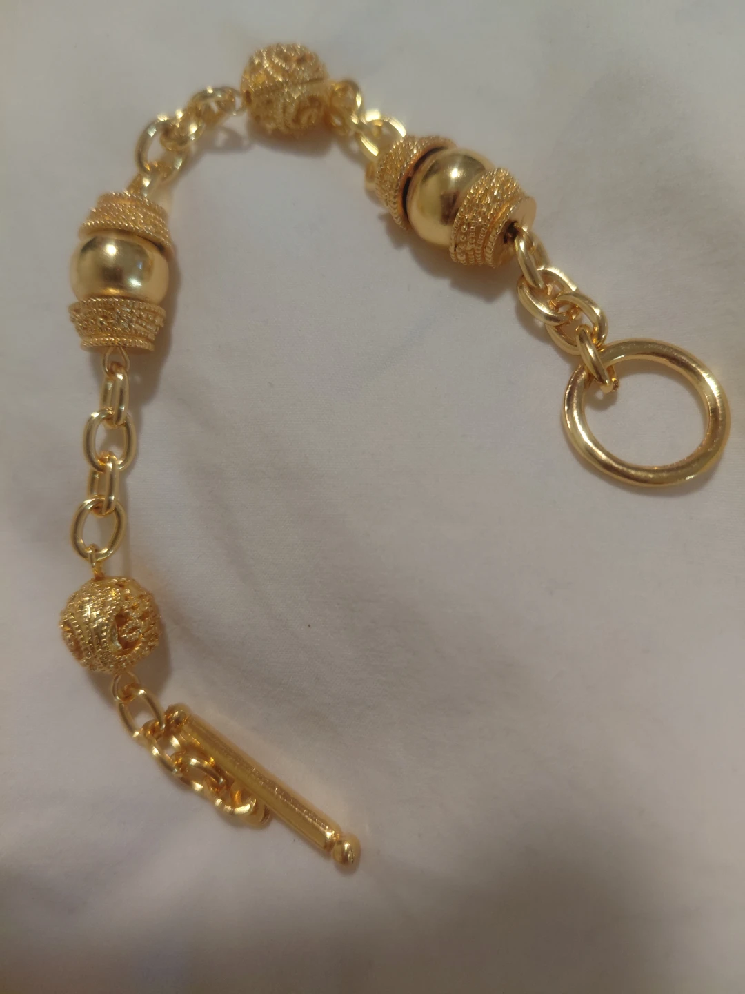 Gold Tone Bracelet 18kt