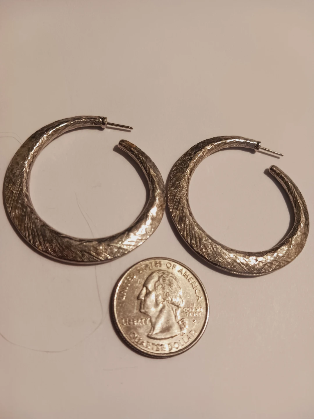Gorgeous Vintage Silver Plated Textured Hoop Earrings - photo 3