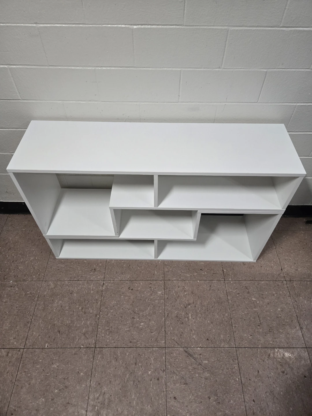 Modern White Geometric TV Stand & Convertible Bookshelf - photo 3