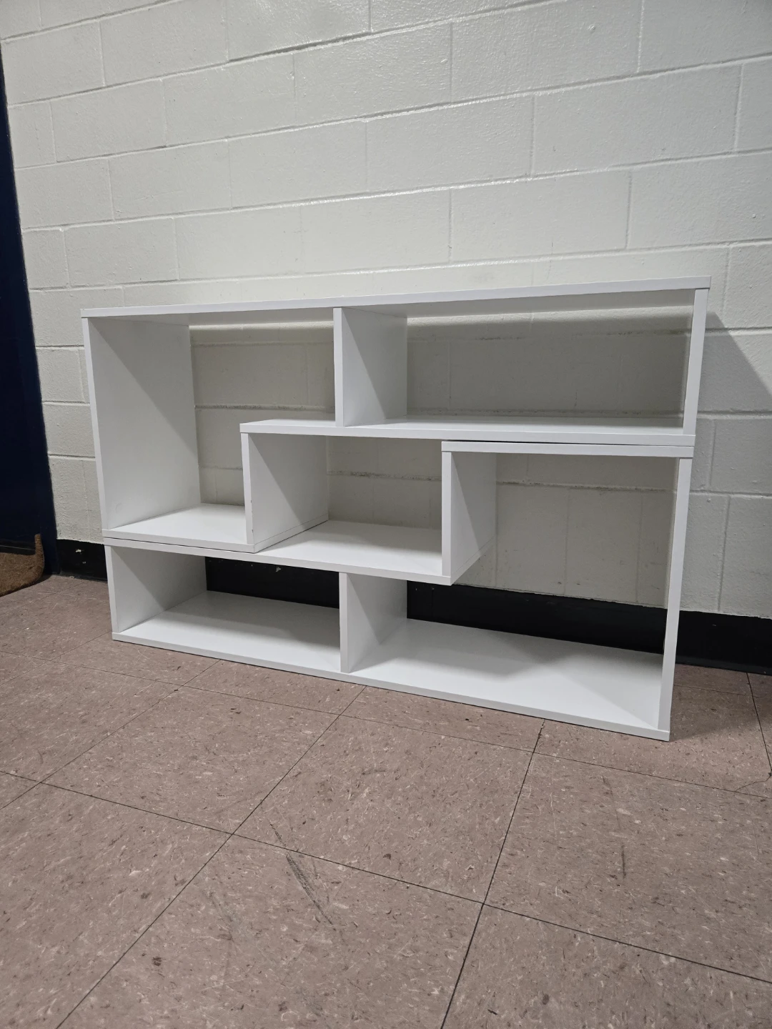 Modern White Geometric TV Stand & Convertible Bookshelf - photo 5