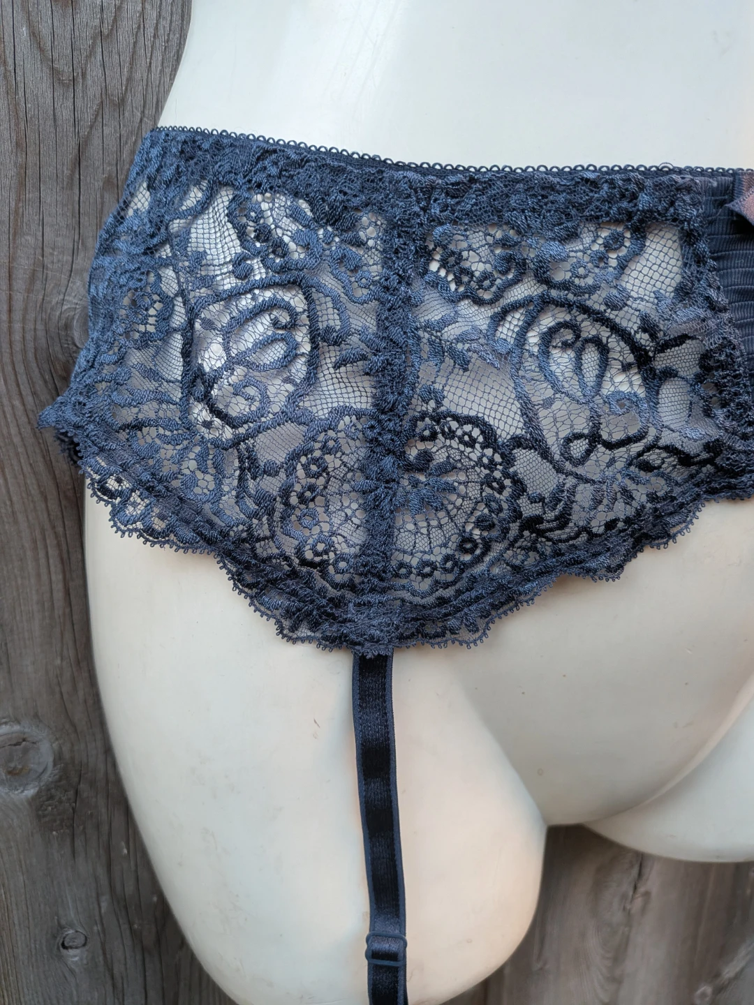Vintage French Blue Lace Garter Belt size SMALL - photo 3