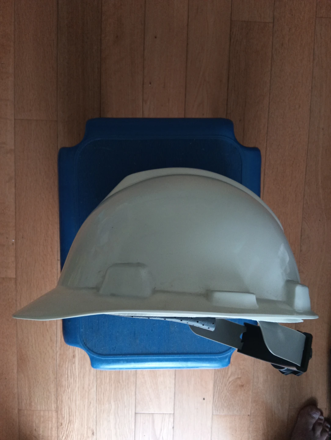 MSA White Super V Hard Hat - photo 3