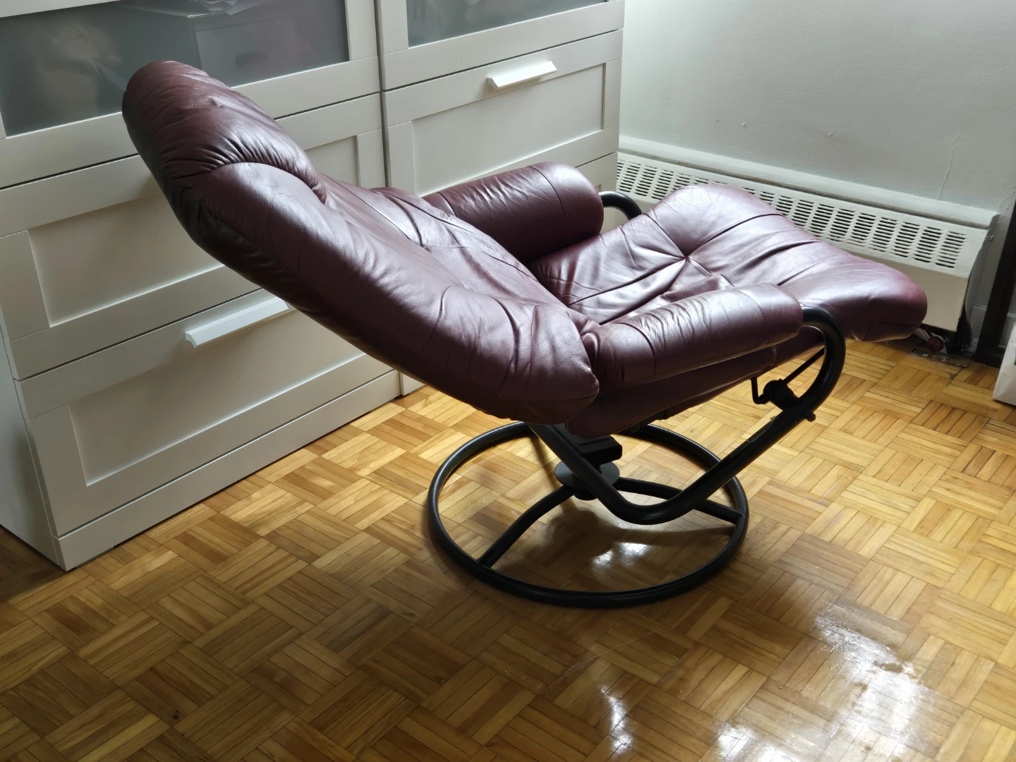 Burgundy Leather Recliner Chair - photo 5