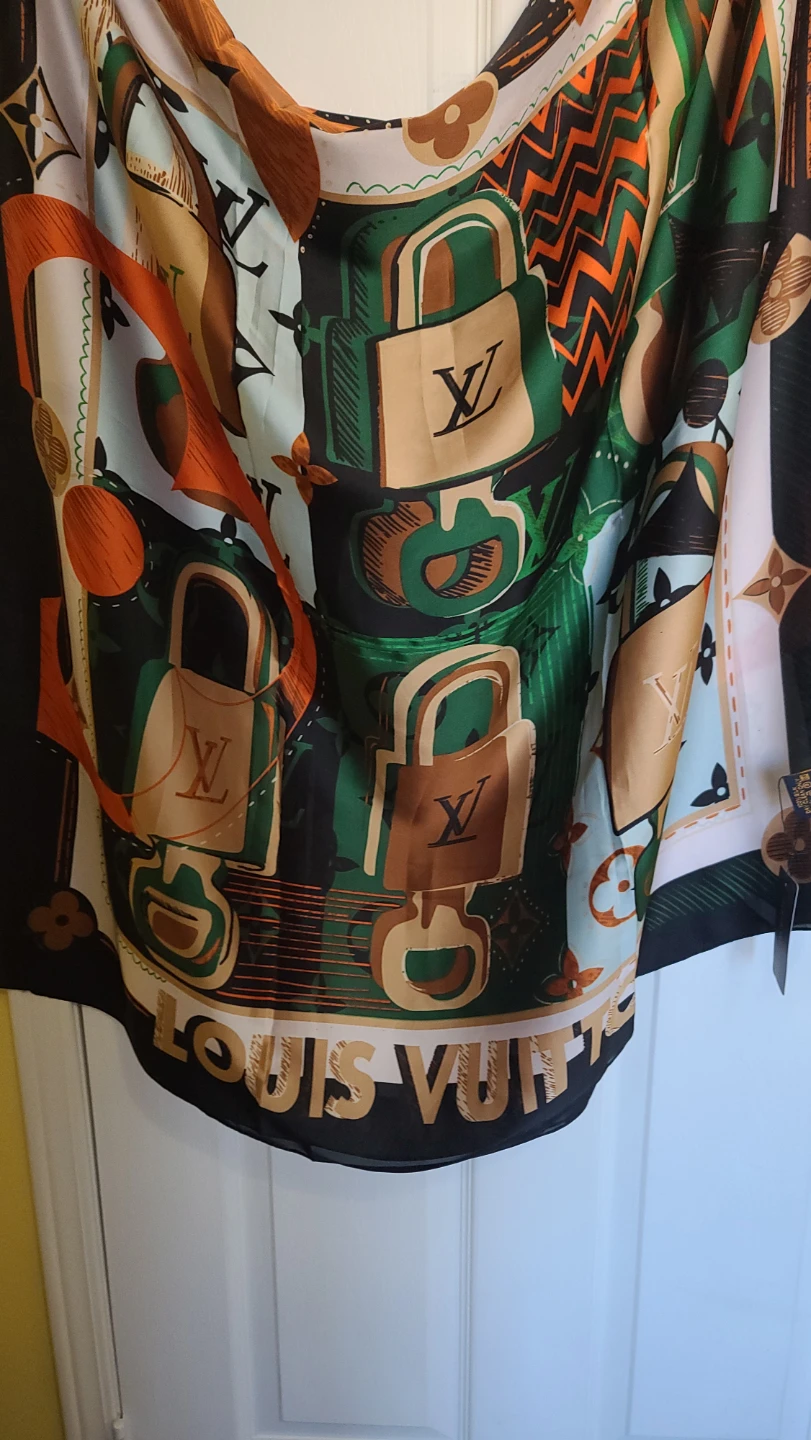 l Silk Scarves - photo 3