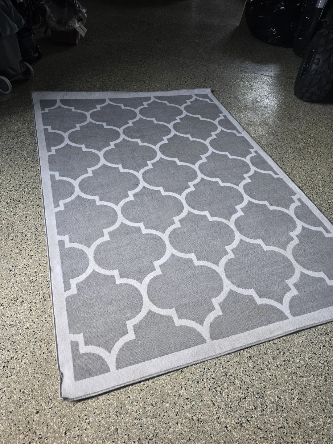 Grey Quatrefoil Area Rug - photo 4