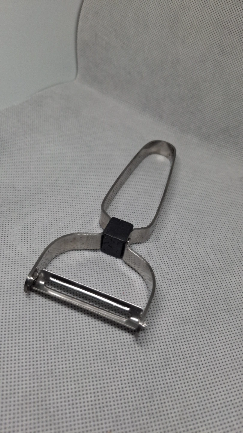 Stainless Steel Swivel Peeler - photo 2