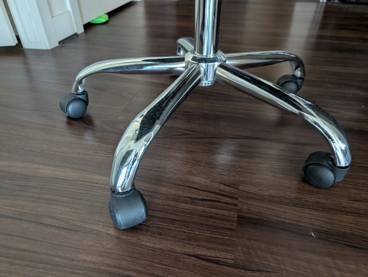White Desk Chair - photo 3