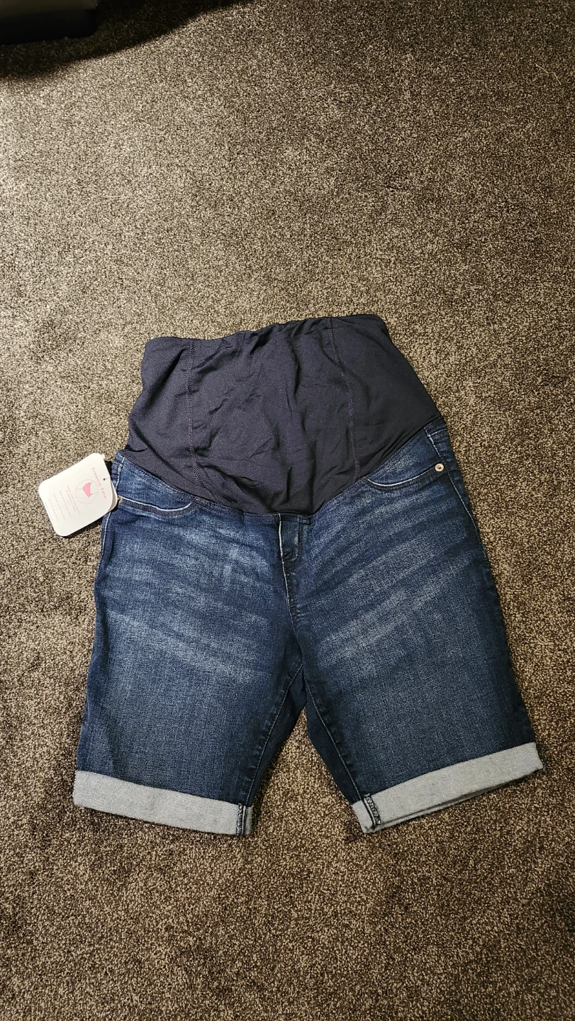 Isabel Maternity Crossover Panel Bermuda Shorts Size 4