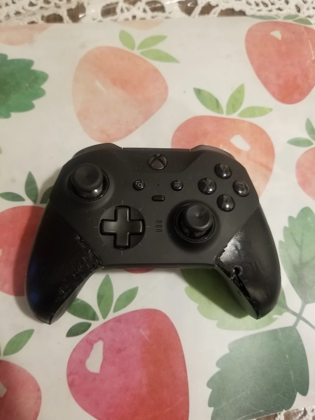 (Damaged) Xbox Elite Controller Series 2 with Case - photo 4