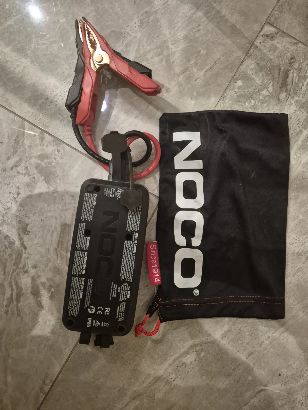 A portable jump starter - photo 2