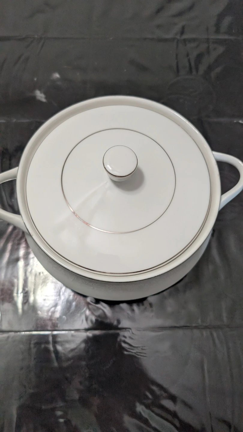 Crown Victoria Lovelace Serving Dish