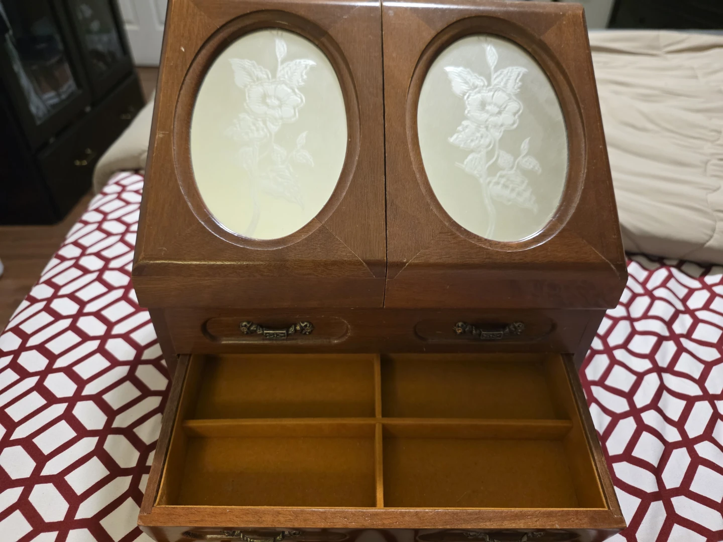 Vintage Wooden Jewellery Box with Mirrored Doors - photo 2