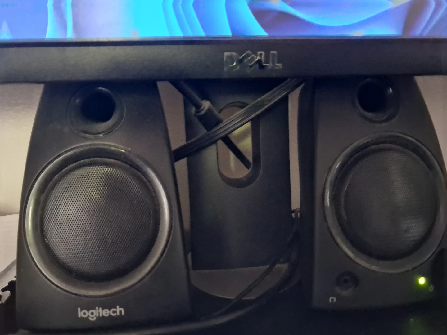 Dell Inspiron Desktop Computer with Keyboard and Mouse - photo 3