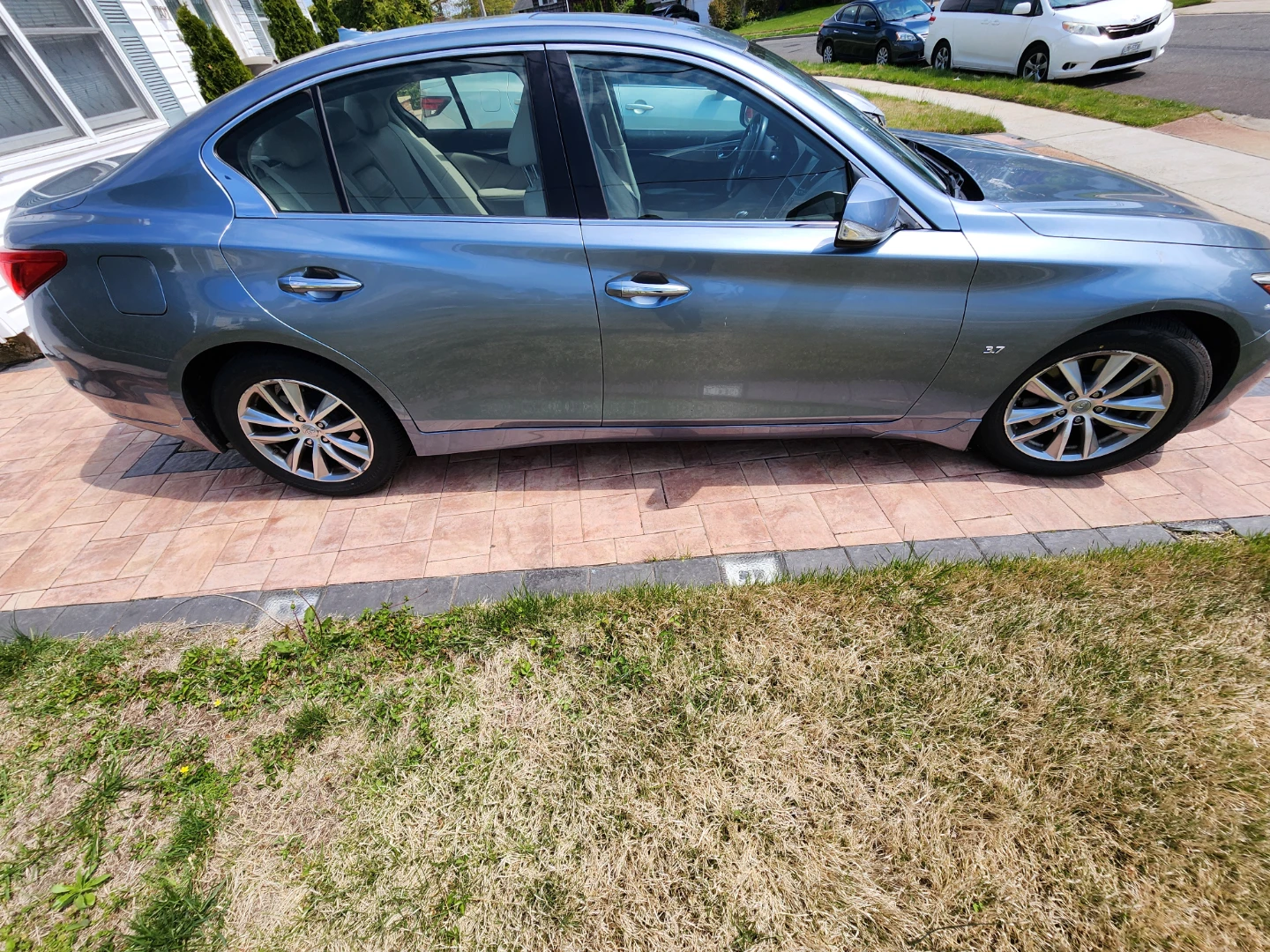 2015 Infiniti Q50 3.7L - photo 3