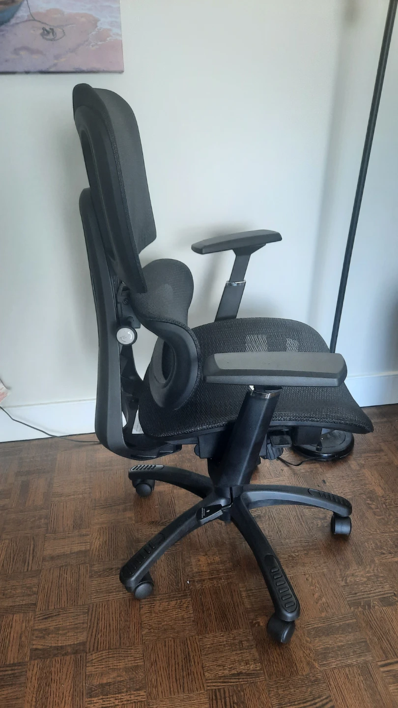 Rolling office chair