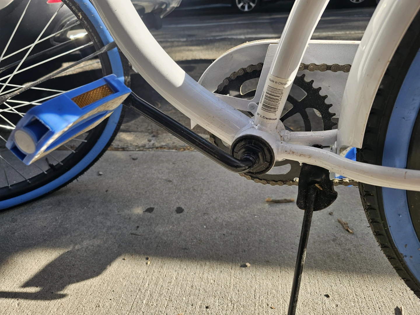 White Spiked Seltzer Cruiser Bike - photo 2