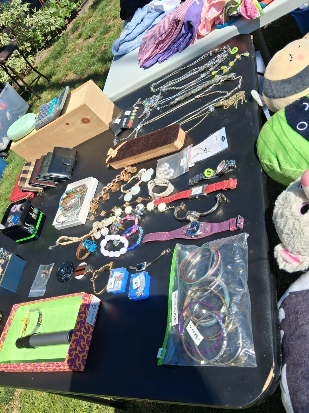 Last day garage sale 1068 avenue road