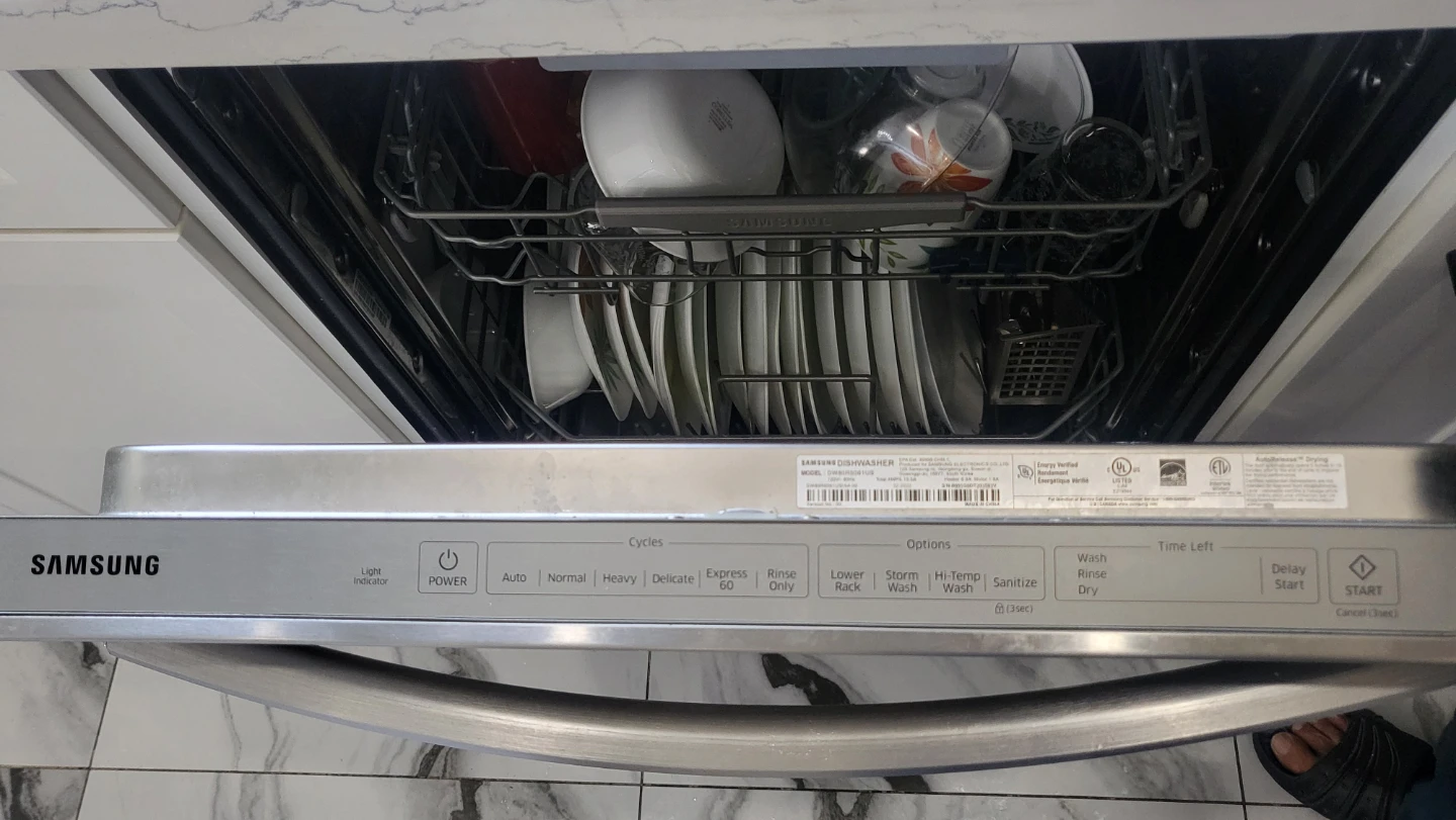 24" Samsung Dishwasher like new - photo 2
