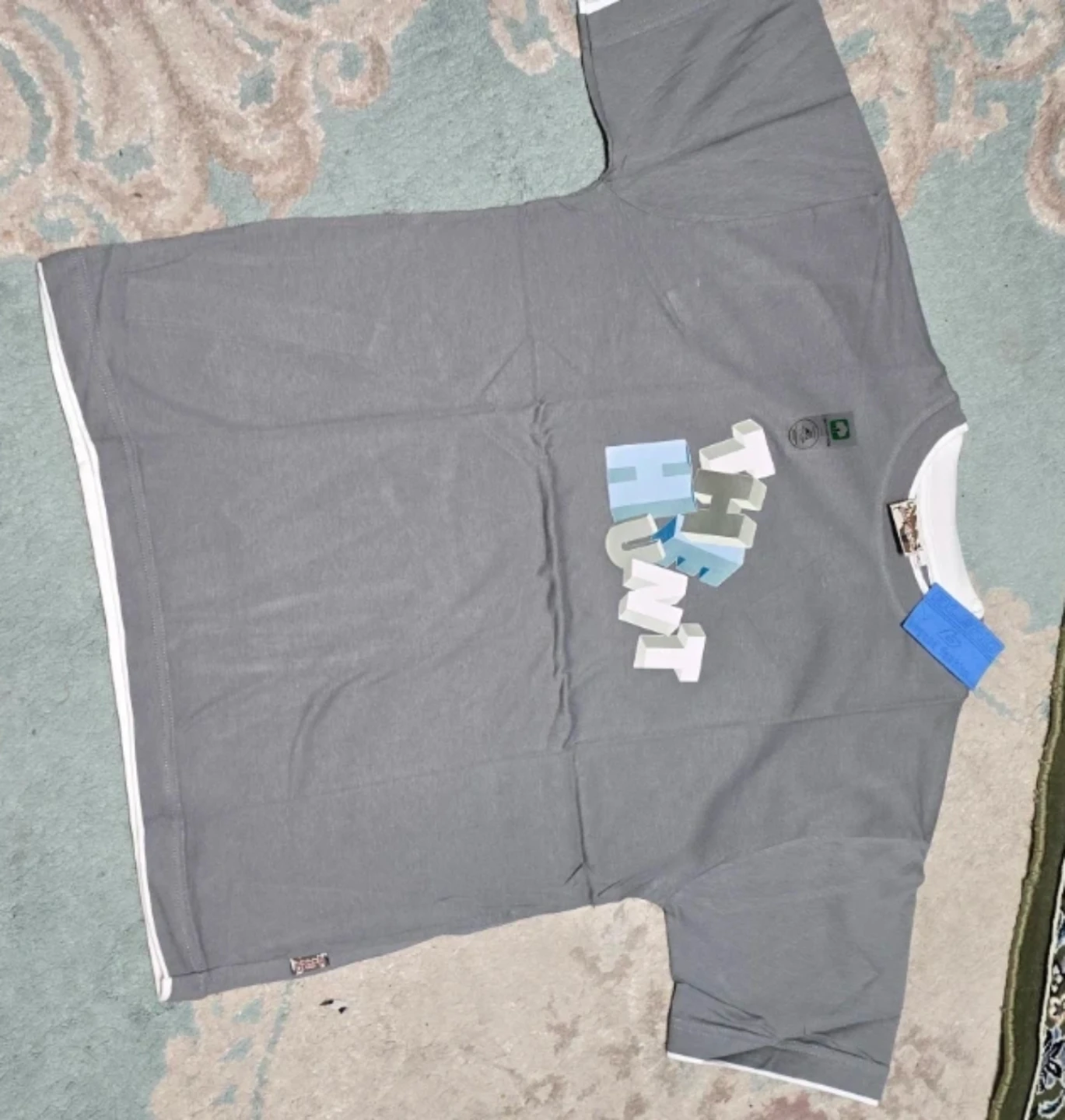 ⚽️$5 BRAND NEW The Hunt Graphic T-Shirt - photo 2