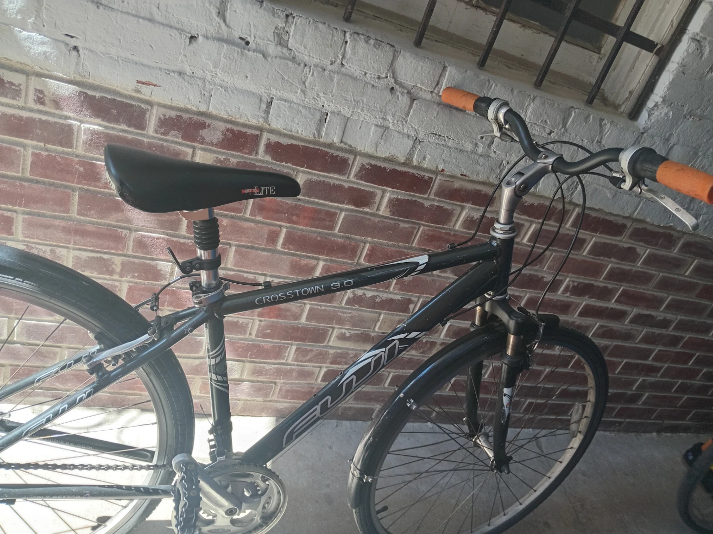 Fuji Crosstown bike