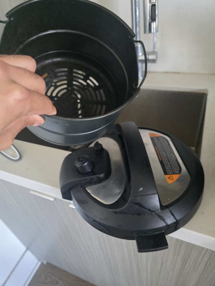 Instant Pot Duo Crisp Air Fryer and Electric Pressure Cooker - photo 4