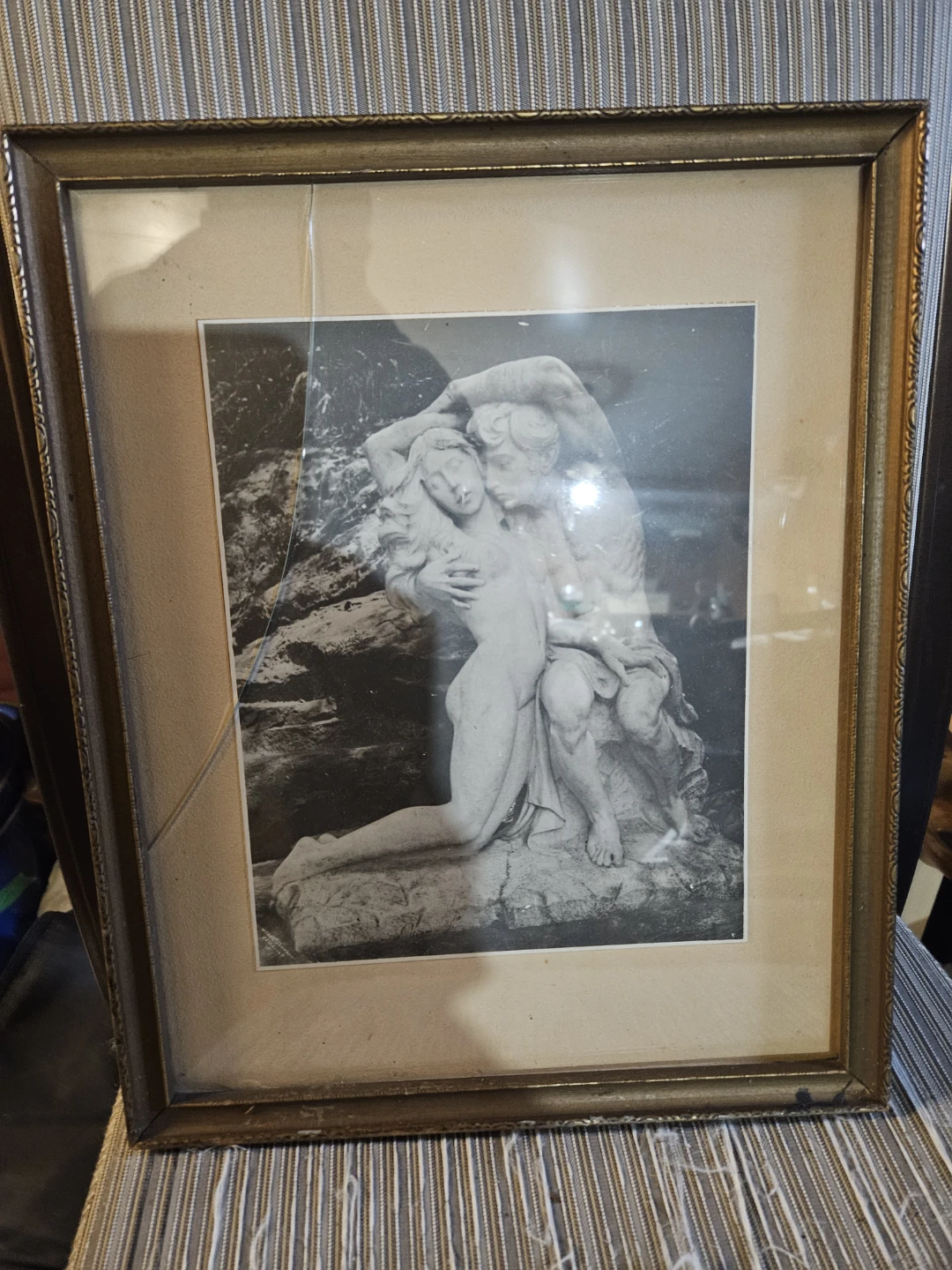 Framed Artwork of a Couple - photo 2