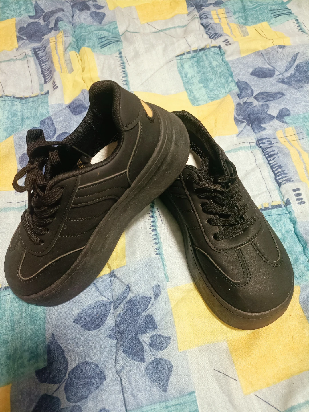 Black Lace-Up Sneakers - photo 2